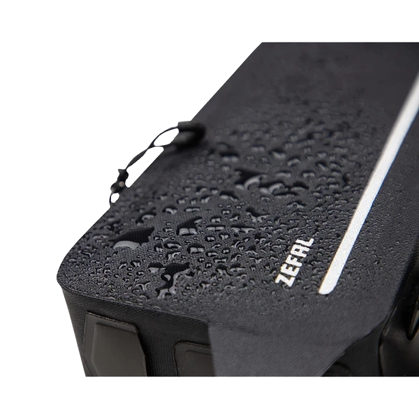 Compacte et universelle